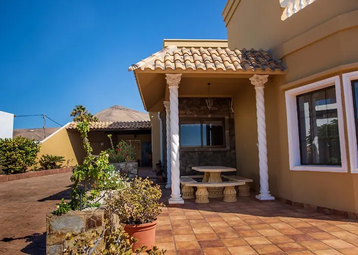 Villa Las Cuevas