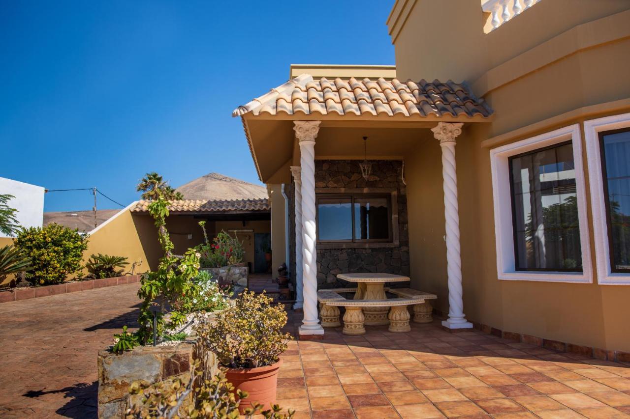 Cuevas Villa