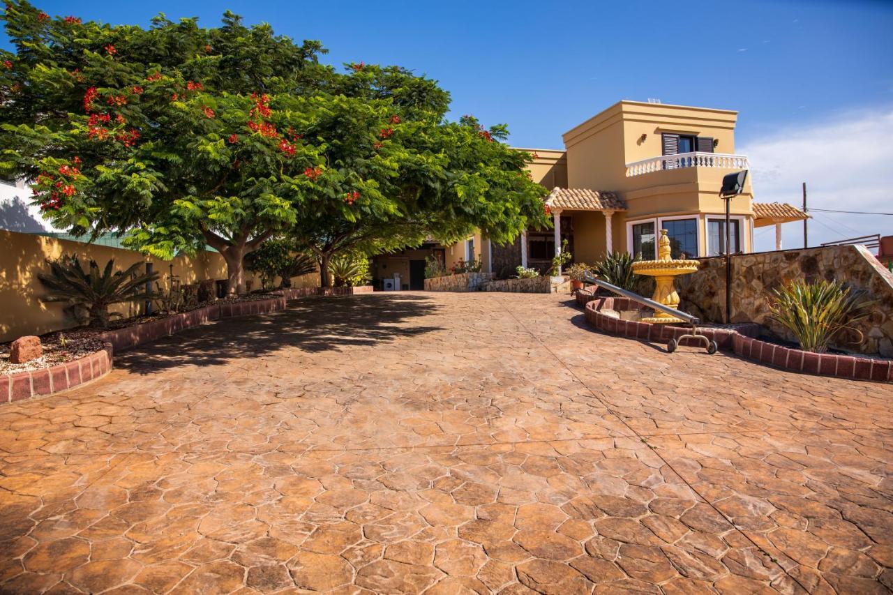 Cuevas Villa